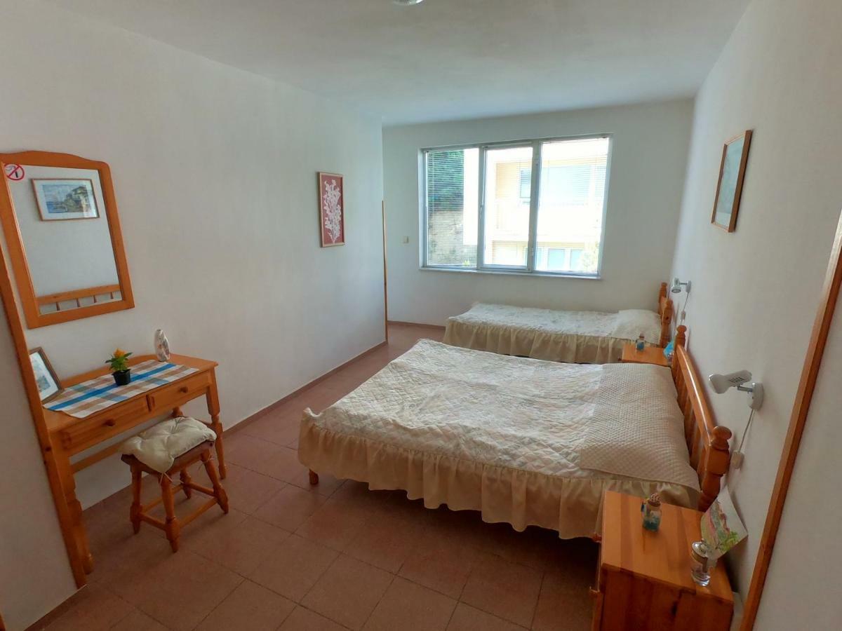 Apartment In St. Vlas With Terrace Sveti Vlas Εξωτερικό φωτογραφία