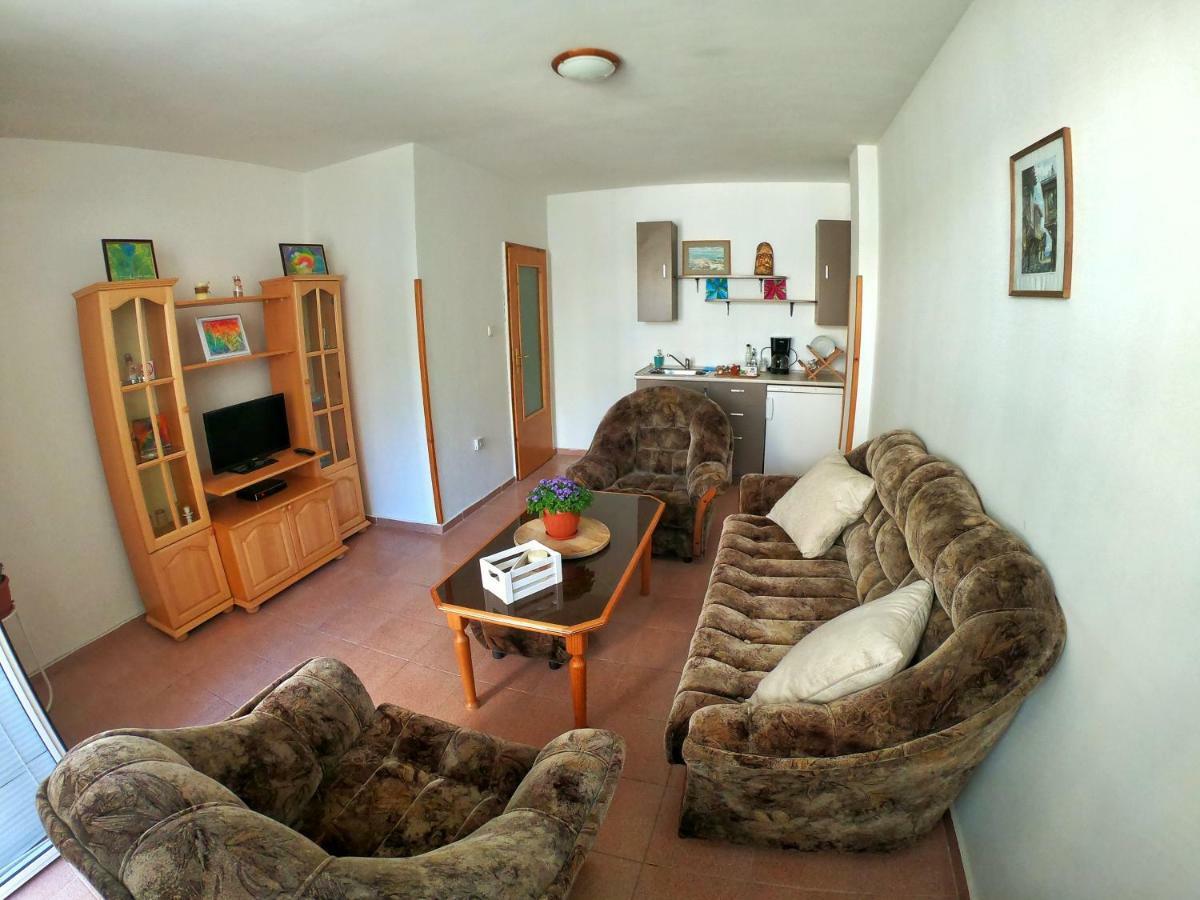 Apartment In St. Vlas With Terrace Sveti Vlas Εξωτερικό φωτογραφία