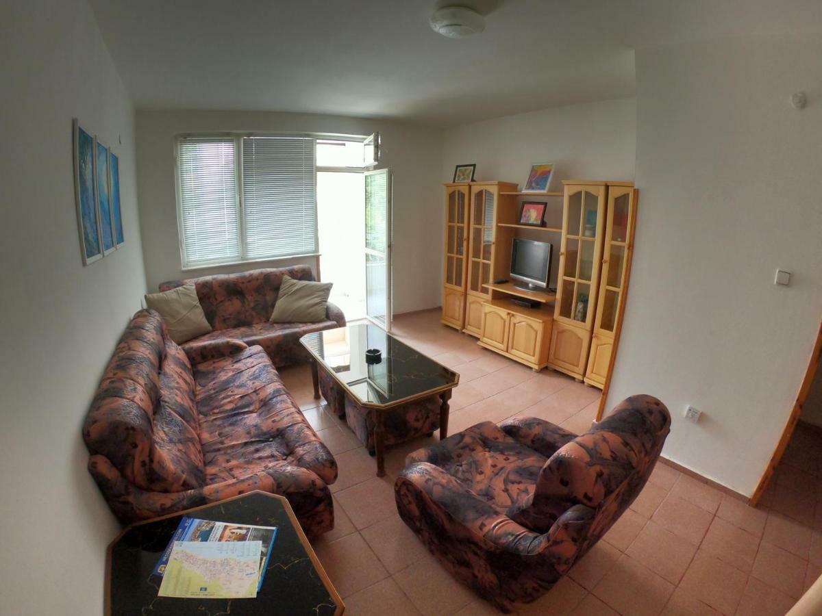 Apartment In St. Vlas With Terrace Sveti Vlas Εξωτερικό φωτογραφία